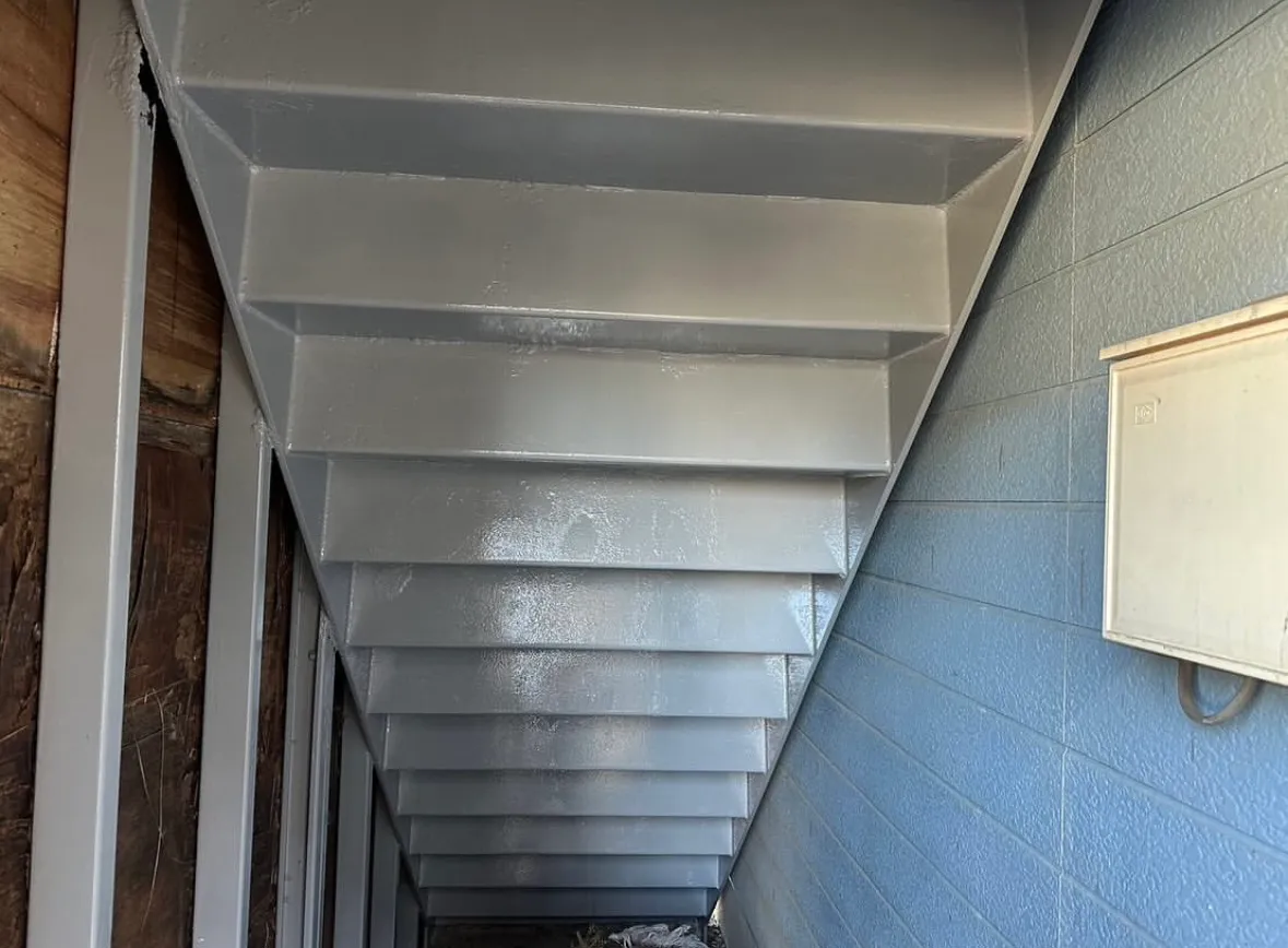 【施工実績】牛久市アパート鉄骨階段塗装